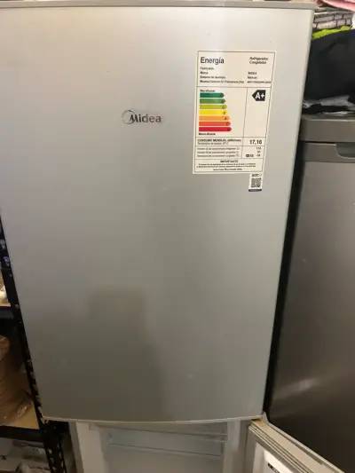 Refrigerador Midea con Congelador A+ - miniatura 1