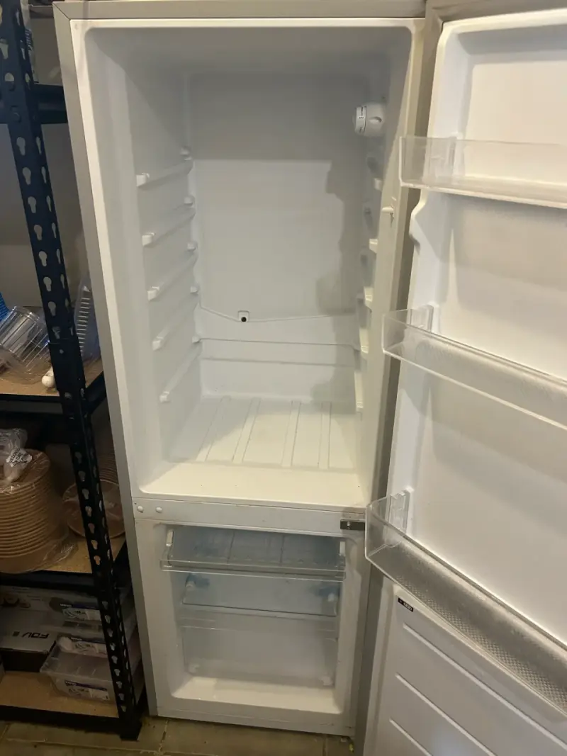 Refrigerador Midea con Congelador A+ - 2