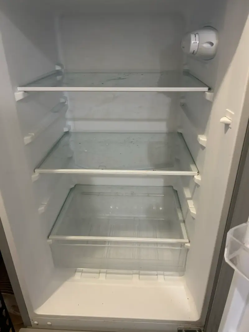 Refrigerador Midea con Congelador A+ - 4