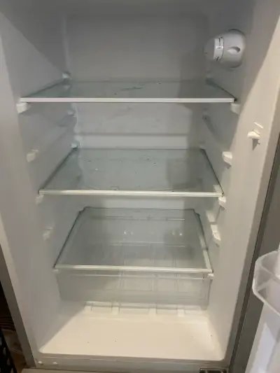 Refrigerador Midea con Congelador A+ - miniatura 4