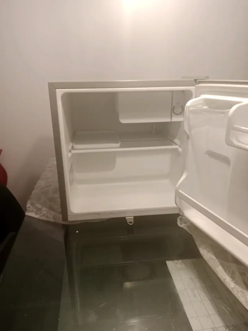 Mini refrigerador compacto blanco