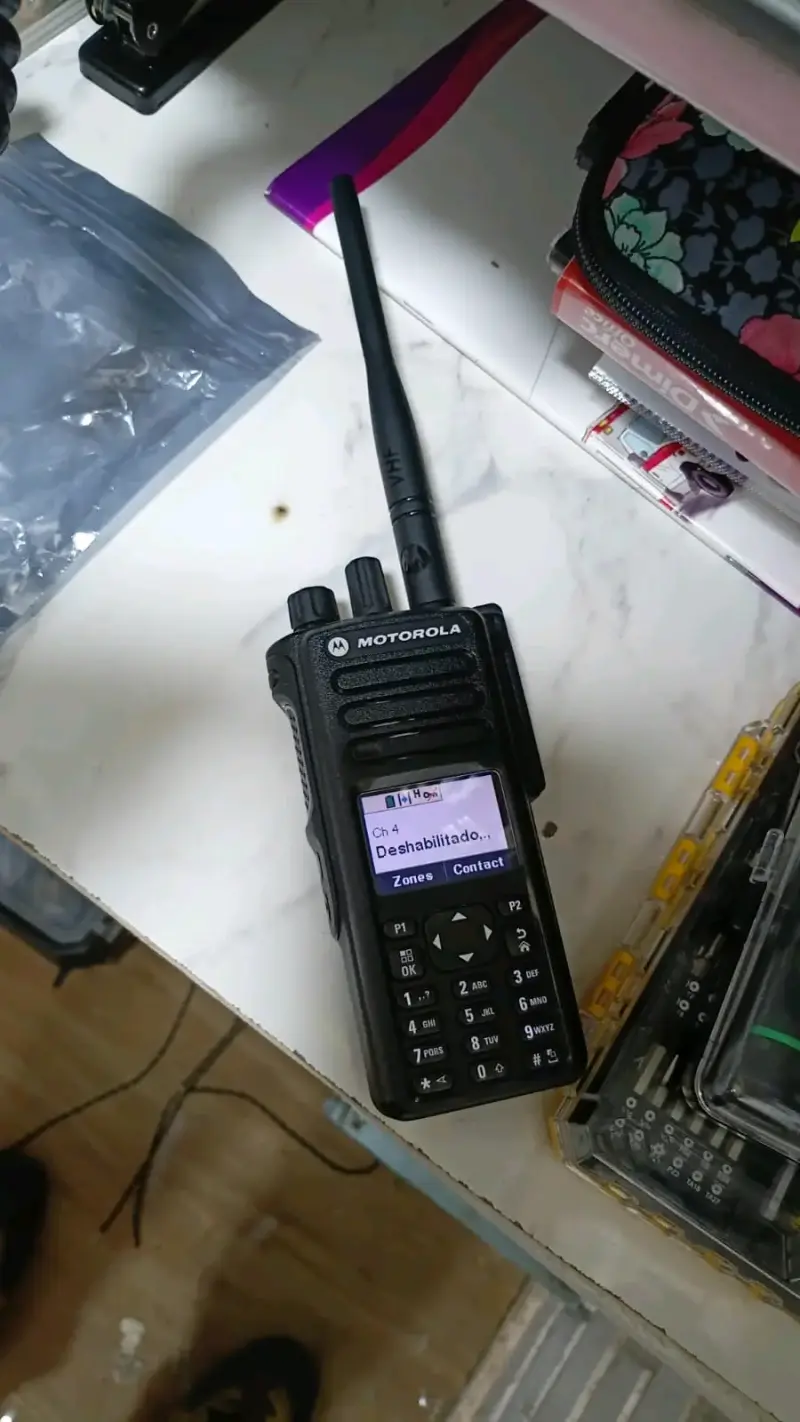 Radio portátil Motorola dgp VHF en buen estado
