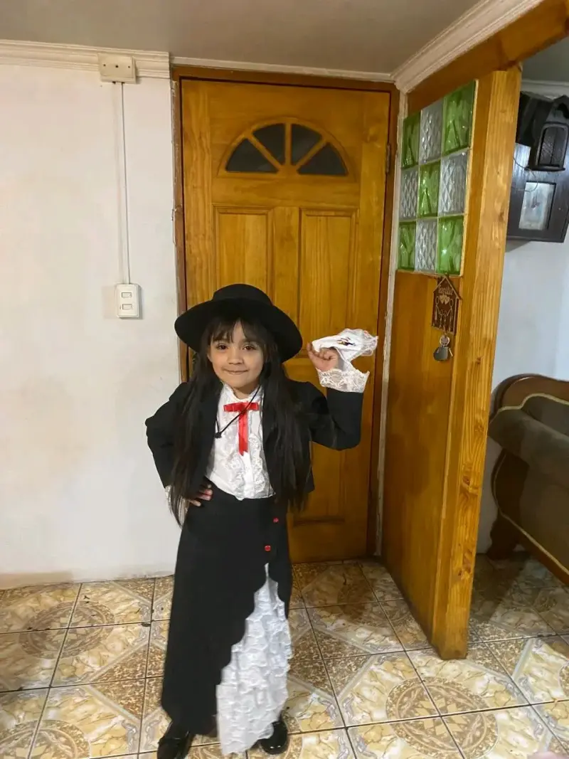 Disfraz de Huasa para Niña con Sombrero