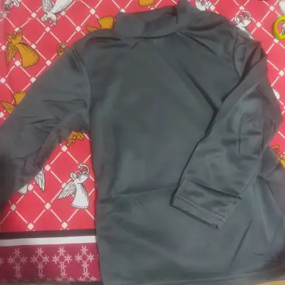 Polera negra de manga larga para niñ@s - miniatura 1