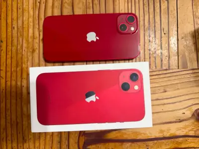 iPhone 13 rojo en buen estado con caja - miniatura 1