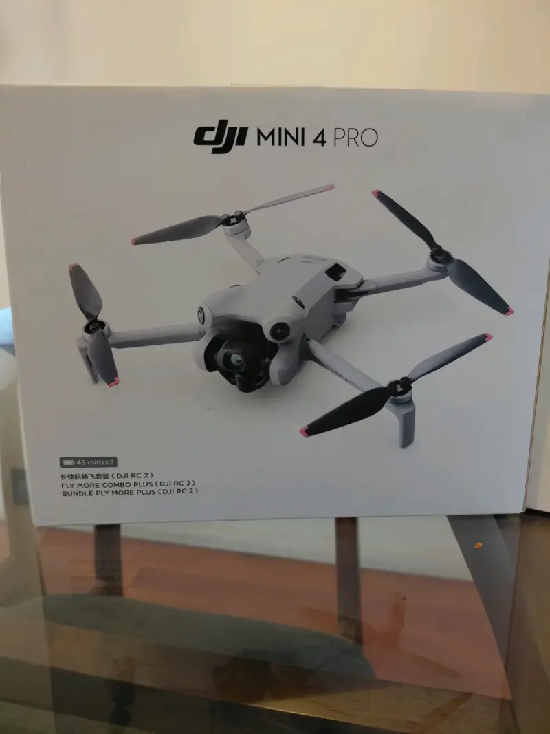 Pack Drone DJI Mini 4 Pro con Cámara 4K - 1
