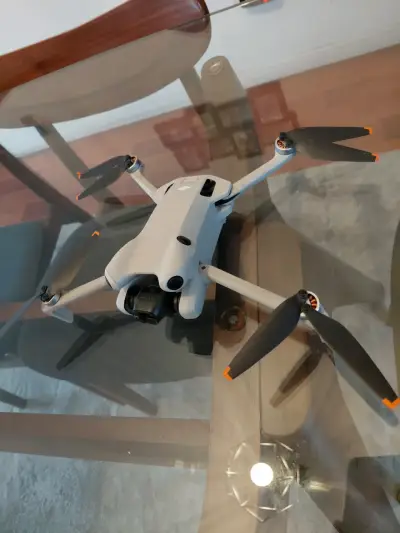 Pack Drone DJI Mini 4 Pro con Cámara 4K - miniatura 4