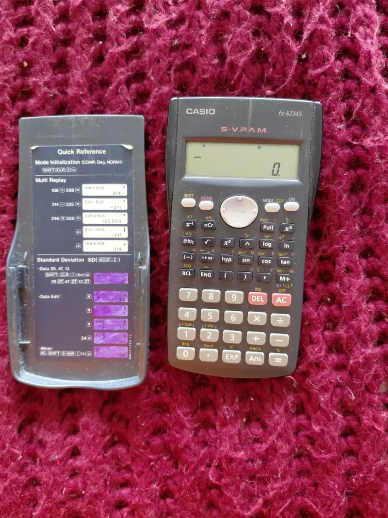 Calculadora científica Casio fx-82MS con tapa protectora - 2