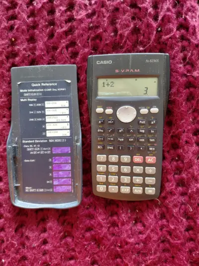 Calculadora científica Casio fx-82MS con tapa protectora - miniatura 3