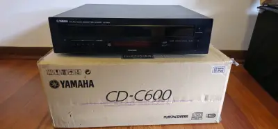 Reproductor de CD Yamaha CD-C600 con control remoto - miniatura 1