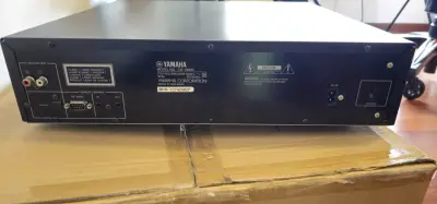 Reproductor de CD Yamaha CD-C600 con control remoto - miniatura 3