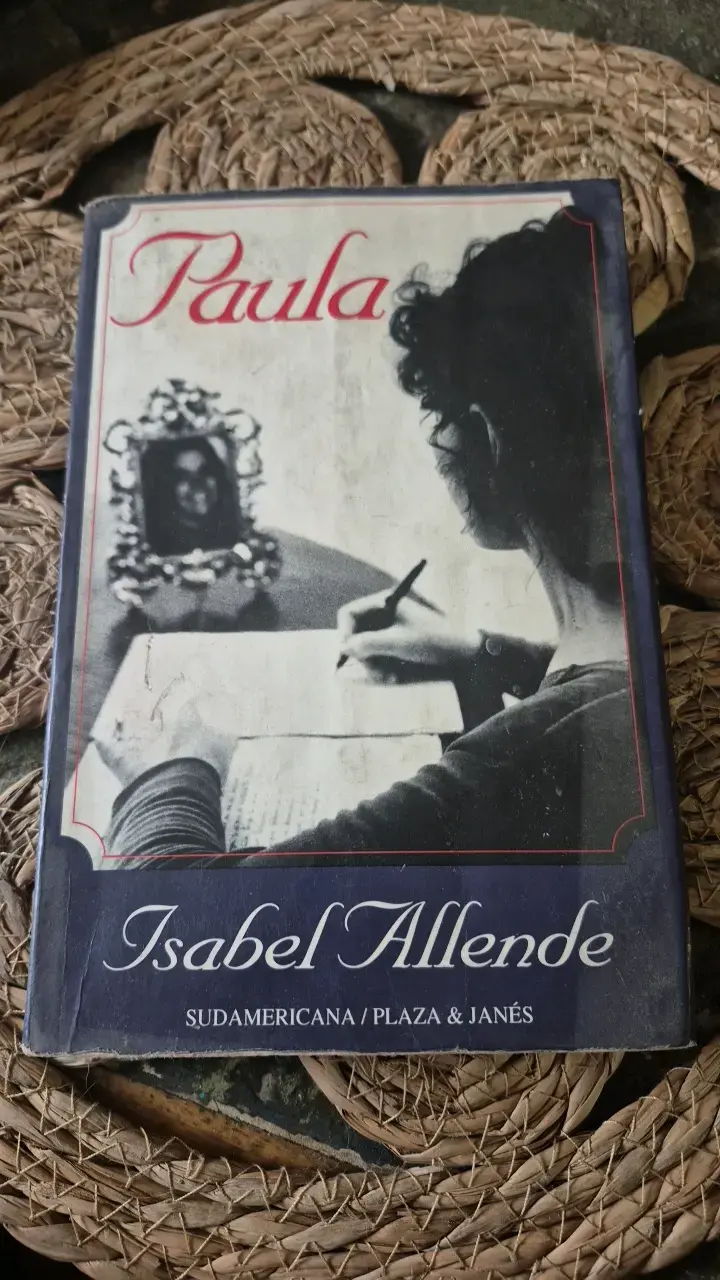 Libro Paula de Isabel Allende en buen estado - 1