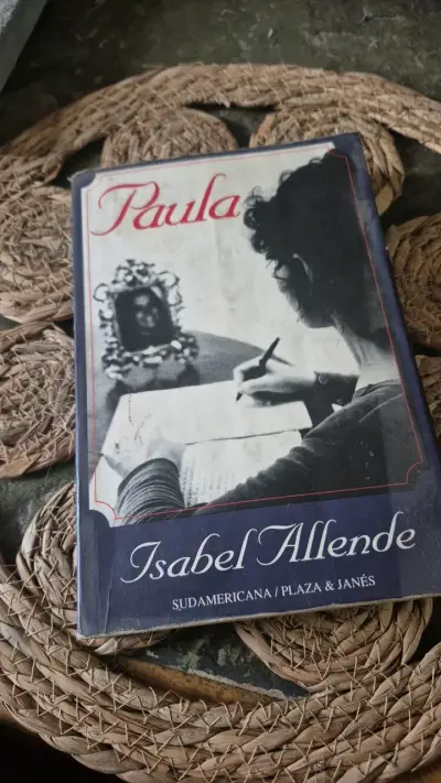 Libro Paula de Isabel Allende en buen estado - miniatura 3