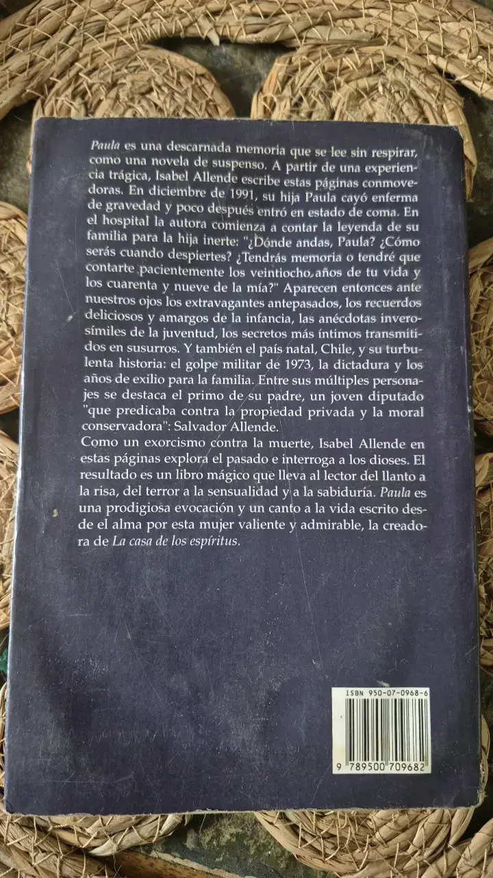 Libro Paula de Isabel Allende en buen estado - 4