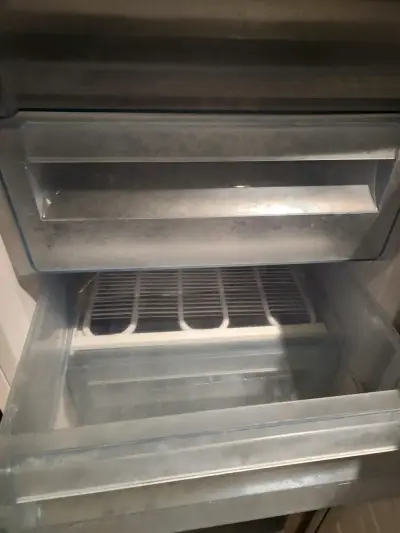 Refrigerador vertical Maigas - miniatura 3