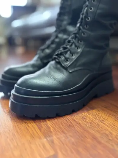 Botas negras de cuero con plataforma - miniatura 4