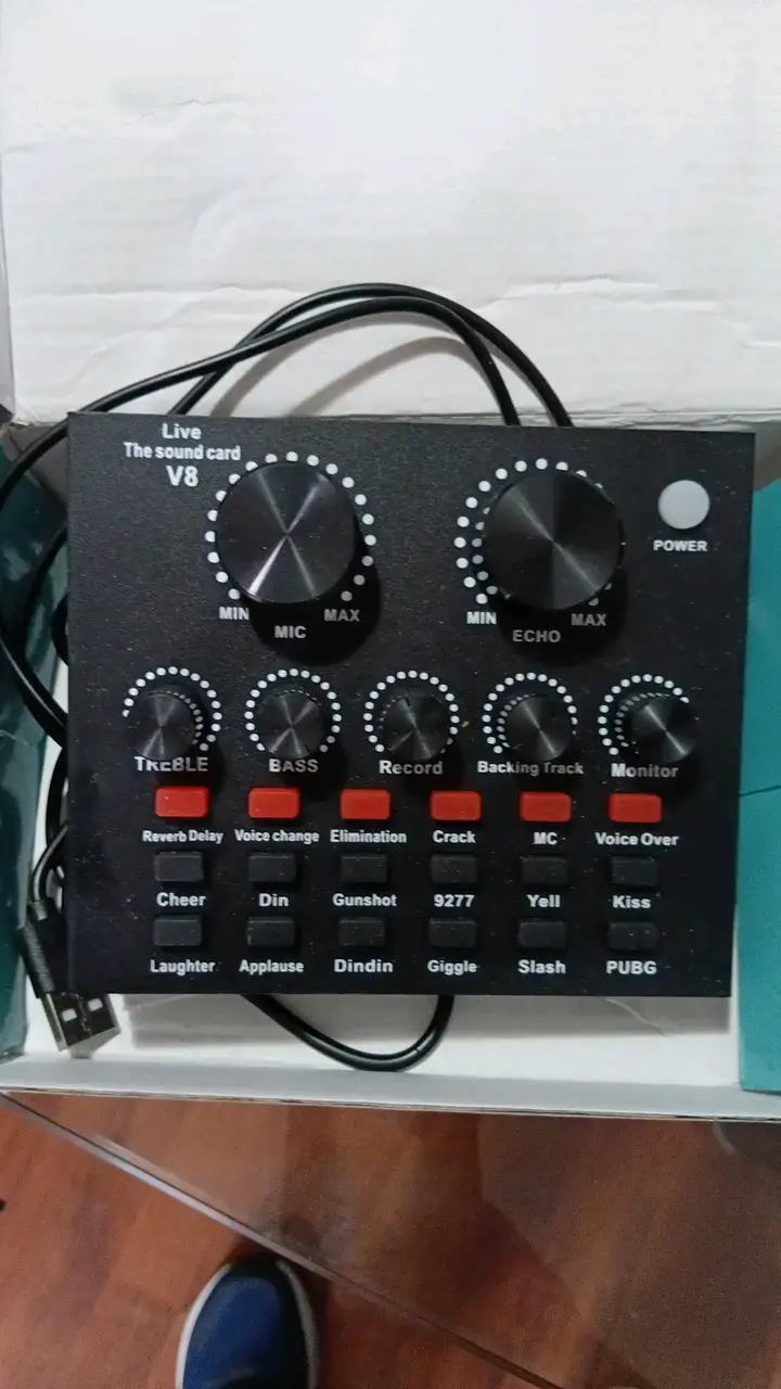 Tarjeta de Sonido V8 para Grabación en Vivo - 1