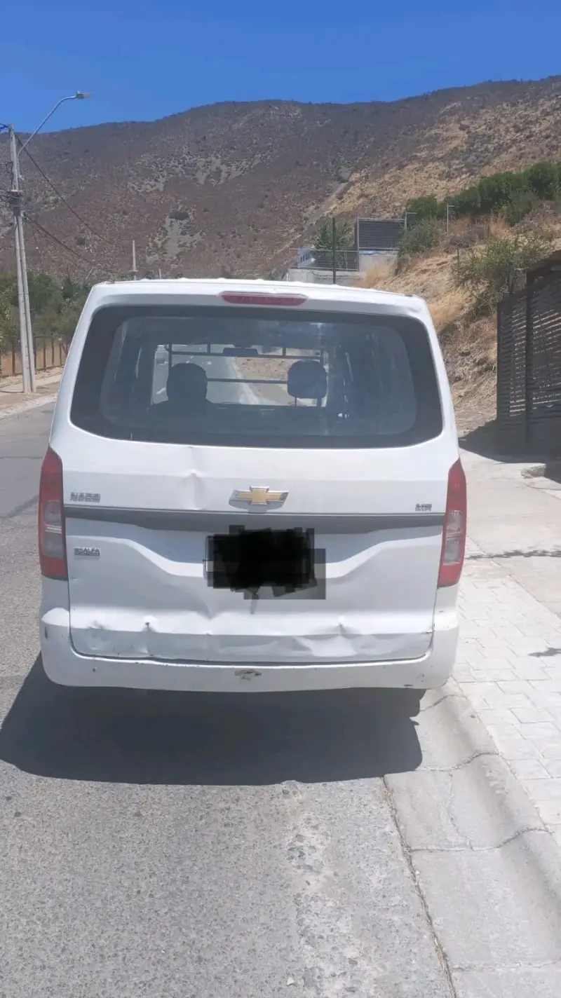 Furgon Chevrolet N400 Max blanca en buen estado - 2