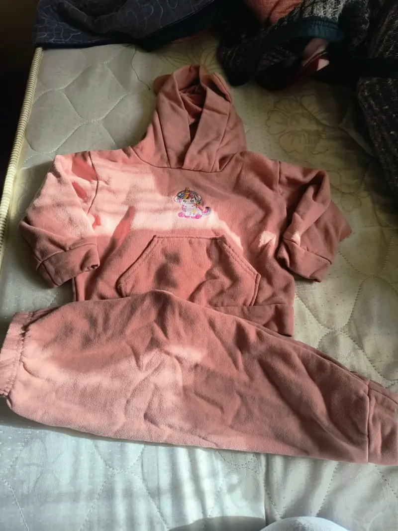 Chaqueta de mezclilla para niña con bordados florales - 5