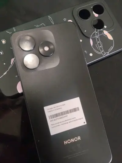 Smartphone Honor con triple cámara trasera - miniatura 4