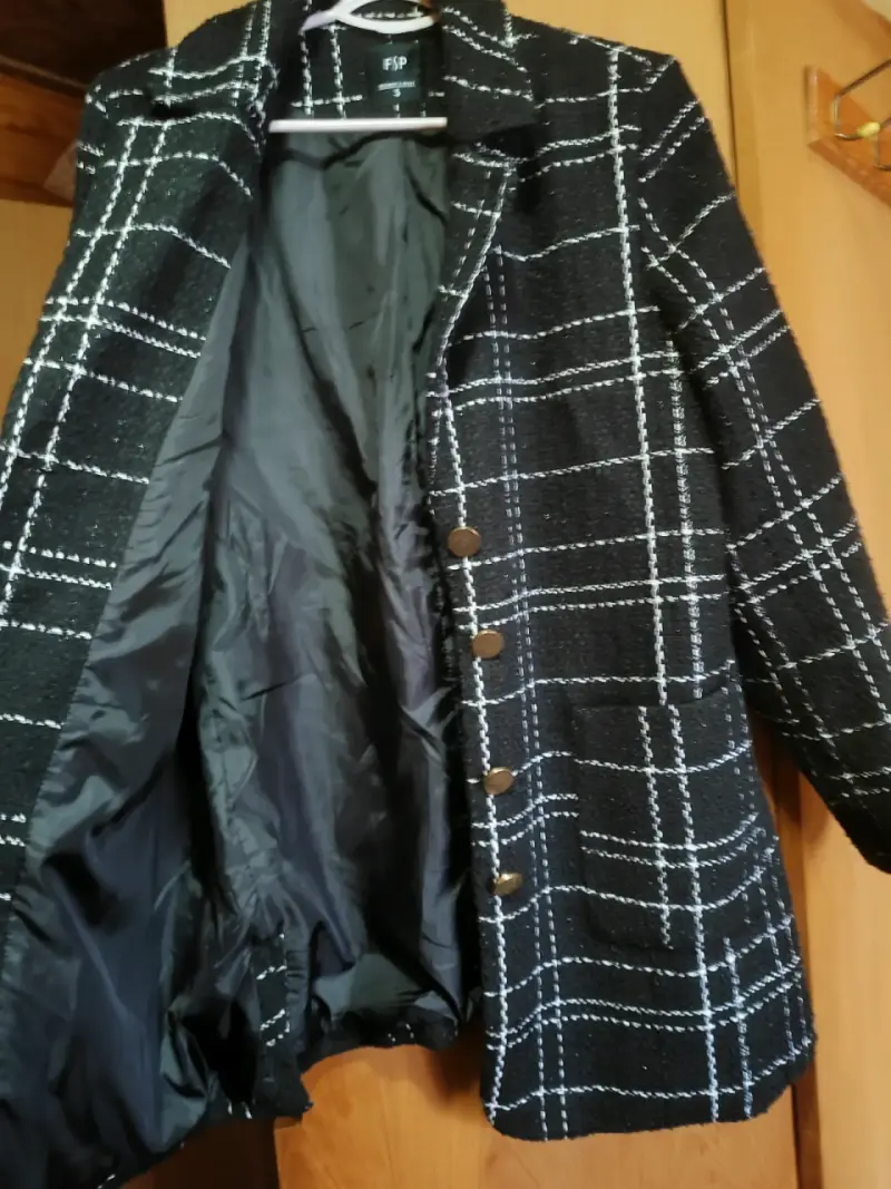Abrigo a cuadros negro y blanco para mujer - 2