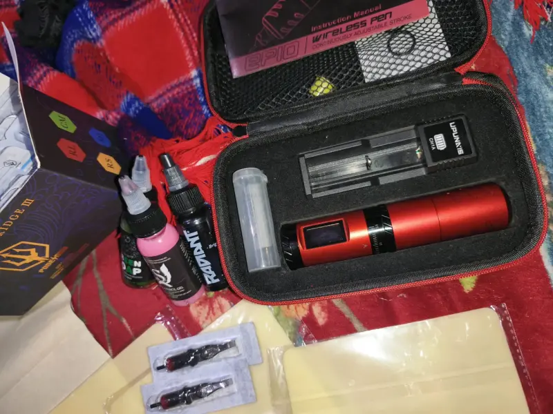 Kit de Tatuaje Inalámbrico con Tintas y Agujas - 1