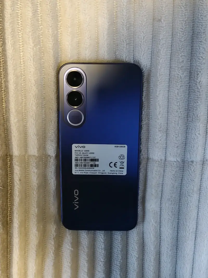 Smartphone Vivo V70 FE con cámara de 200 MP - 2