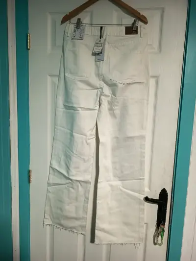 Jeans acampanado azul y recto blanco - miniatura 2
