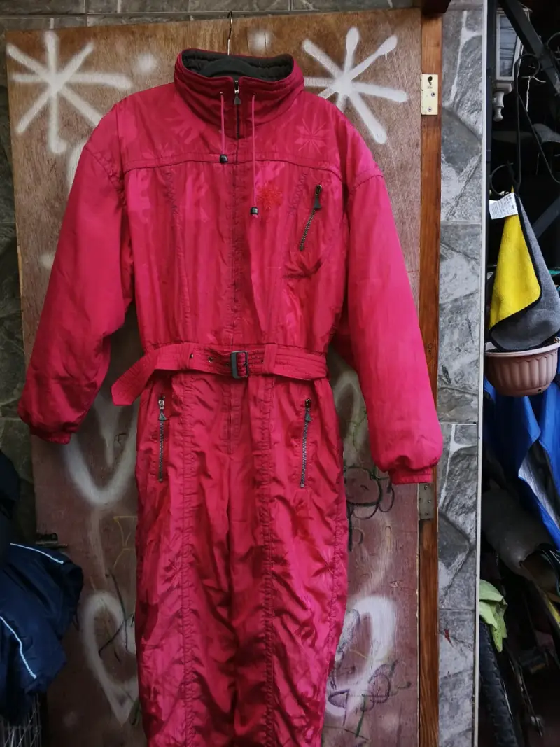 Enterito de nieve rojo para mujer con cinturón - 1