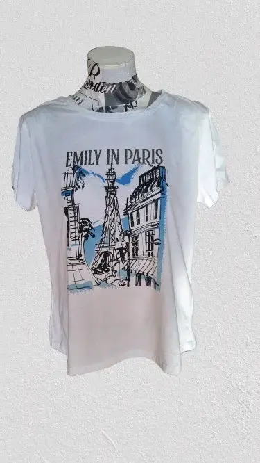 Polera blanca 'Emily in Paris' con diseño - 2