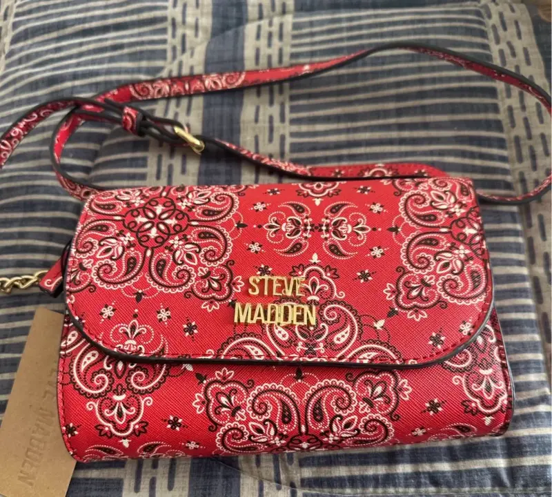 Cartera Bandolera Roja Estampada Steve Madden