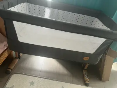 Cuna colecho Infanti gris con diseño de estrellas - miniatura 1