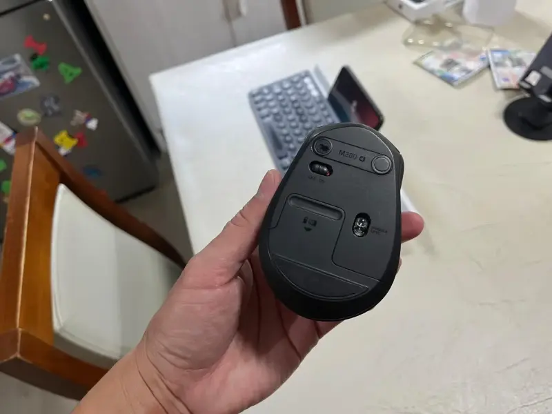 Teclado inalámbrico Logitech con soporte para dispositivos - 6