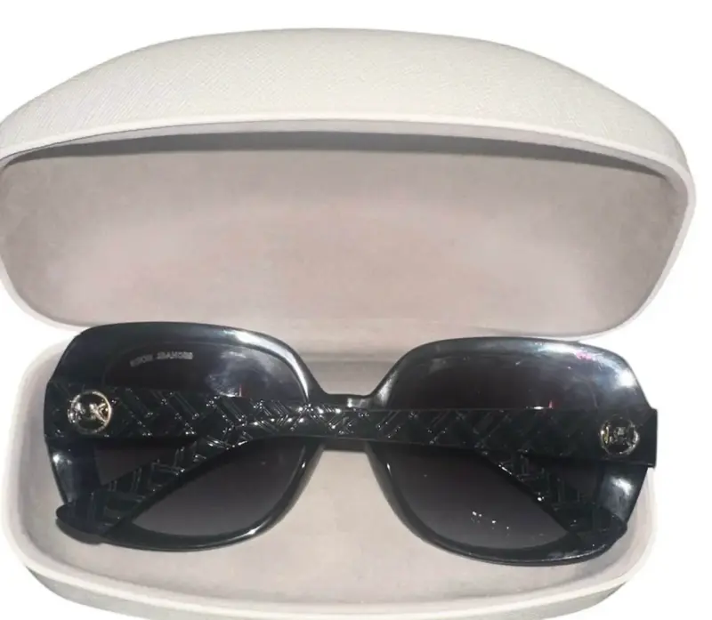 Gafas de Sol Michael Kors Negras con Estuche - 2