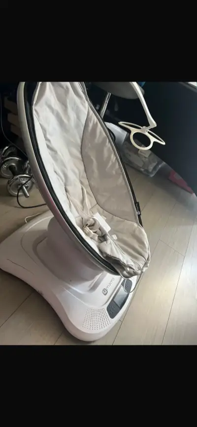 Silla mecedora eléctrica 4moms para bebé - miniatura 2