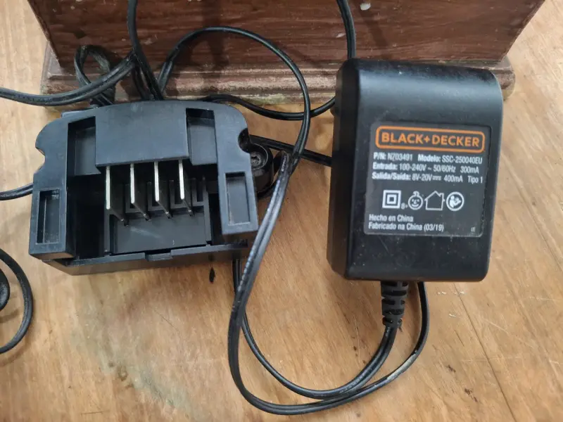 Cargador Black+Decker SSC-250040EU ORIGINAL - 1