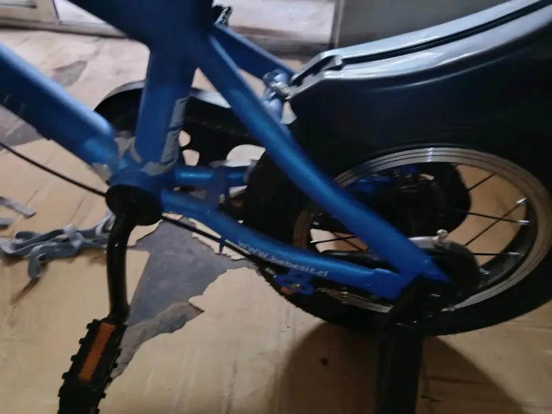 Bicicleta infantil azul con ruedas de entrenamiento Bebesit - 2