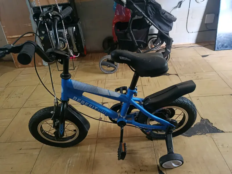 Bicicleta infantil azul con ruedas de entrenamiento Bebesit - 5