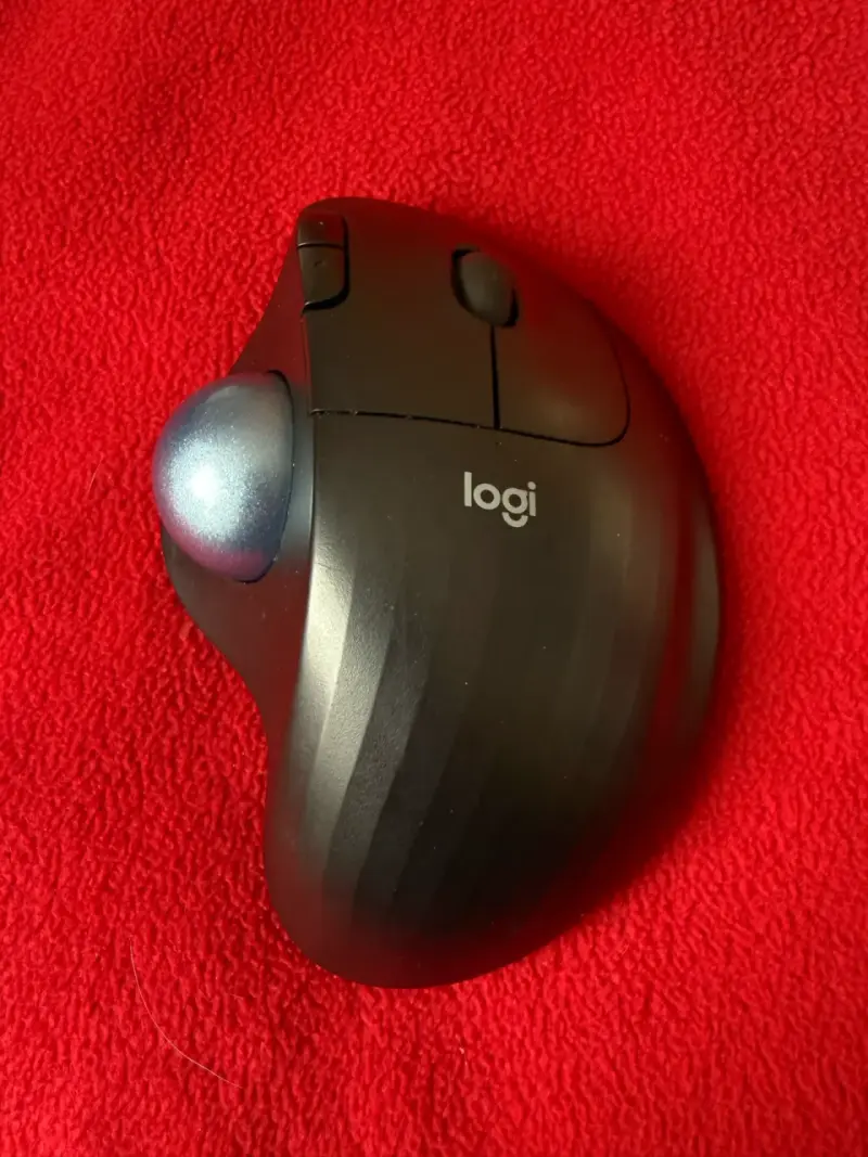 Mouse ergonómico Logitech ERGO M575 - 1