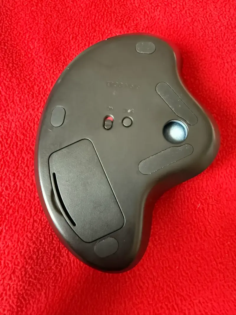 Mouse ergonómico Logitech ERGO M575 - 2