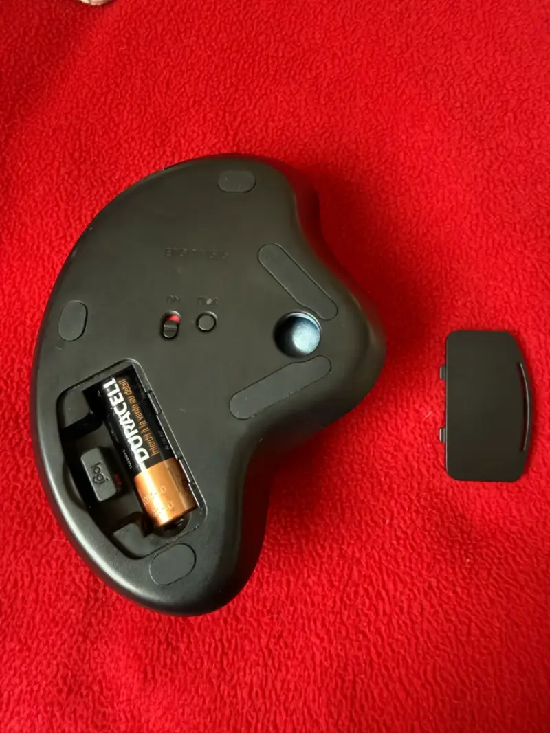 Mouse ergonómico Logitech ERGO M575 - 3