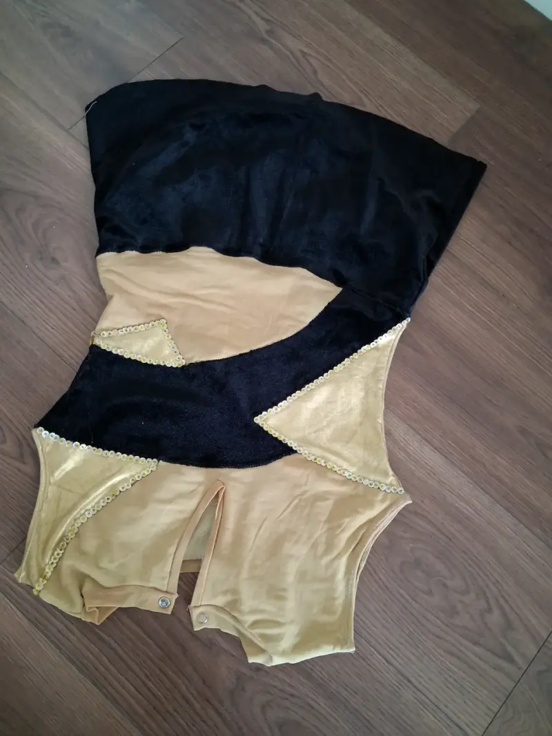 Vestido de baile dorado y negro con lentejuelas - 2