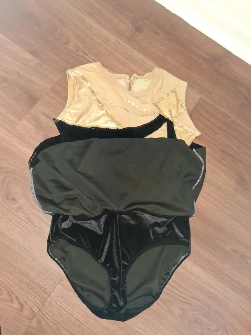 Vestido de baile dorado y negro con lentejuelas - 3