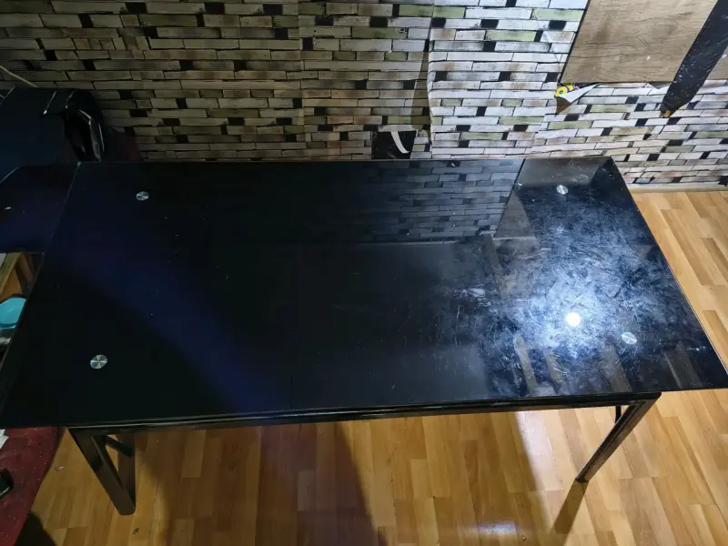 Mesa de vidrio negra moderna para comedor - 2