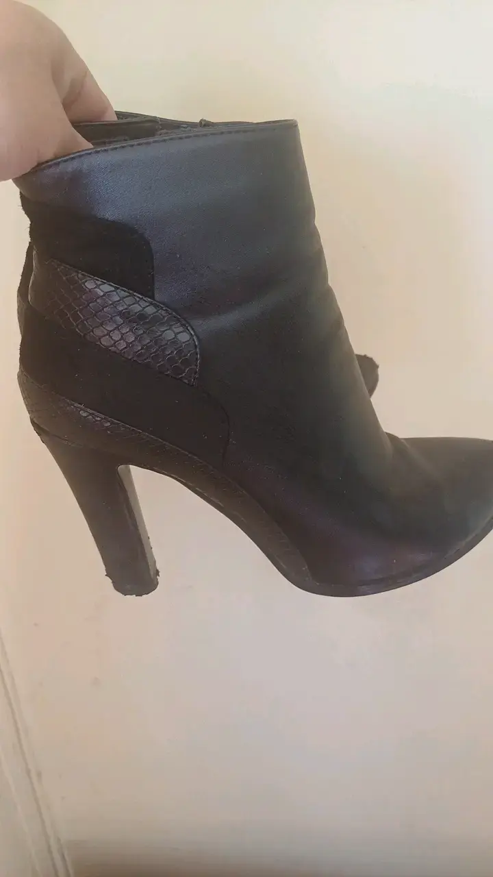 Botines de cuero negro con tacón alto - 4