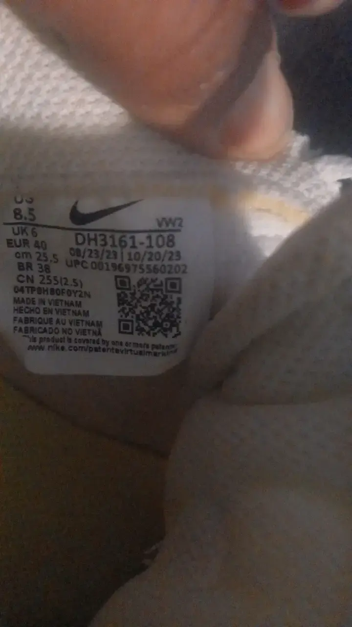 Zapatillas Nike blancas con detalles marrones - 4
