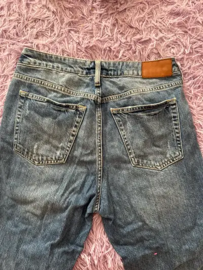 Jeans bordados de mezclilla para mujer - miniatura 2