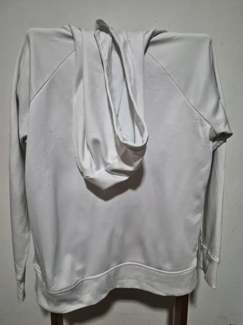 Polerón blanco Under Armour ColdGear para mujer - 3