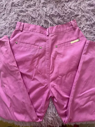 Pantalones rosados de mujer - miniatura 2