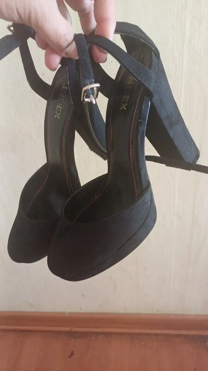 Zapatos de tacón negro Index con correa - 2